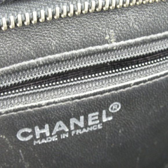 Chanel Caviar Skin Grained Calf Black Shoulder Bag - Picture 7 of 10